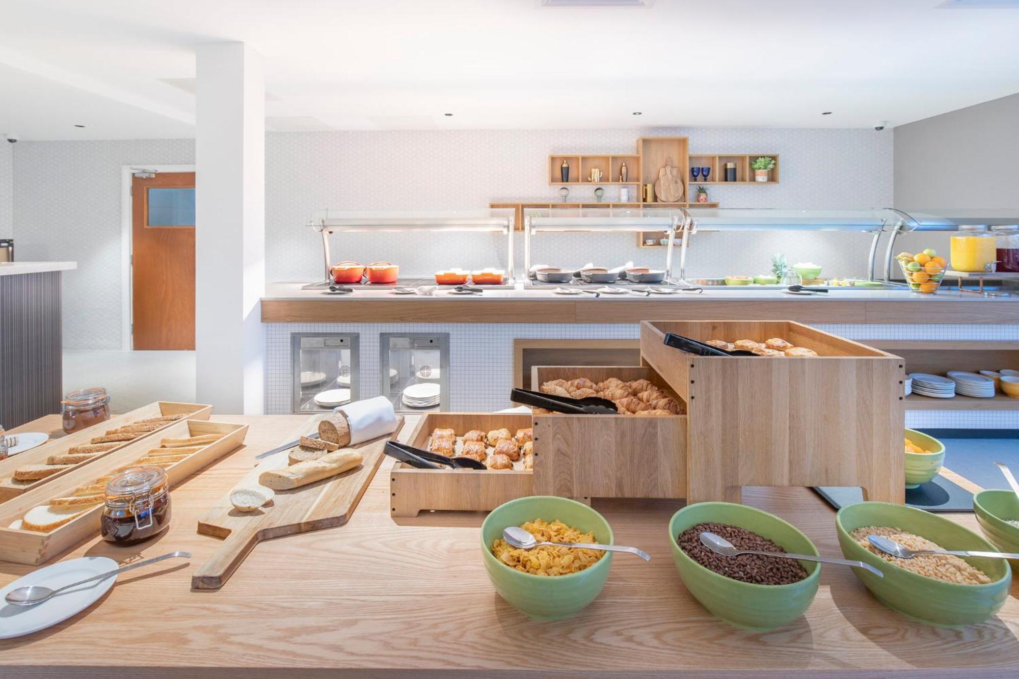 Holiday Inn Bristol Airport By Ihg Redhill  Kültér fotó