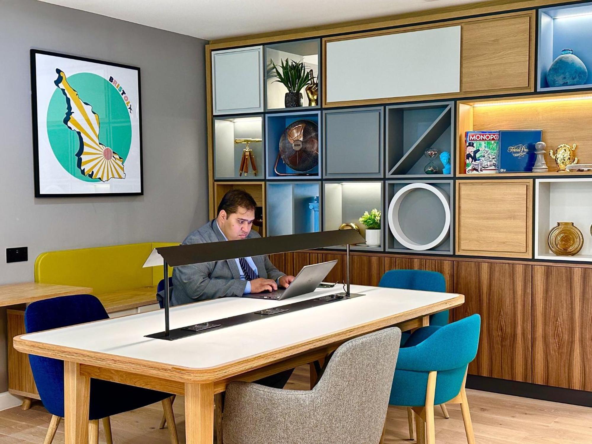 Holiday Inn Bristol Airport By Ihg Redhill  Kültér fotó