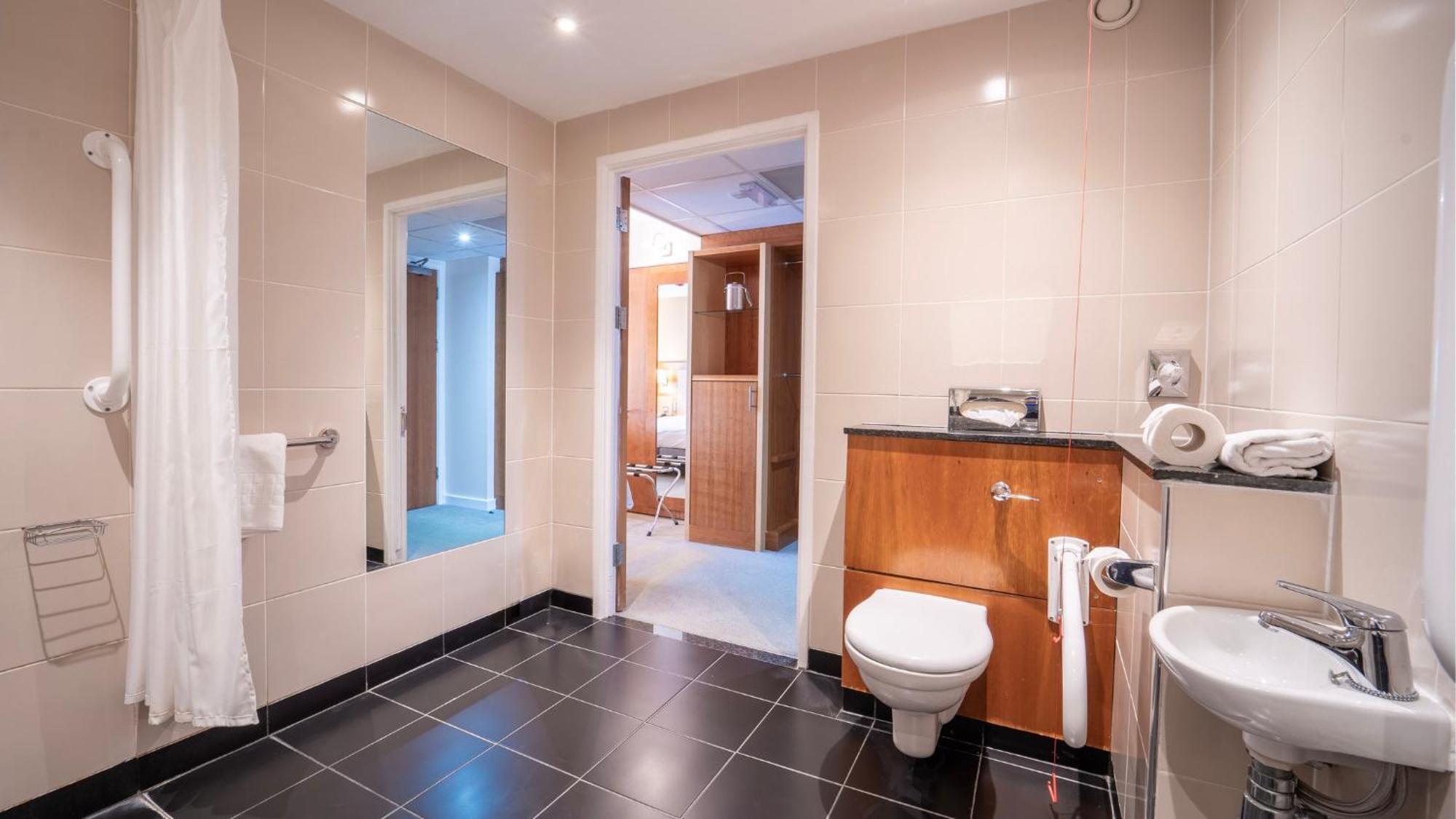 Holiday Inn Bristol Airport By Ihg Redhill  Kültér fotó