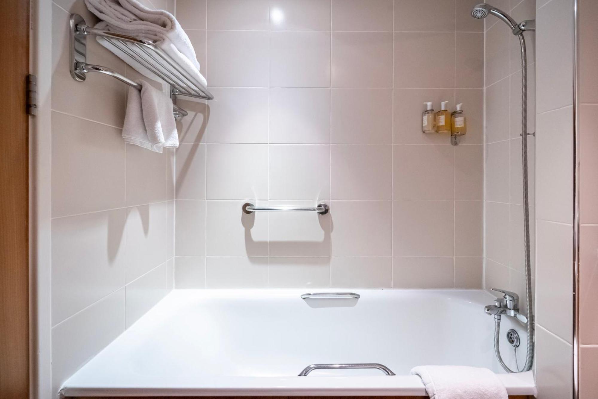 Holiday Inn Bristol Airport By Ihg Redhill  Kültér fotó